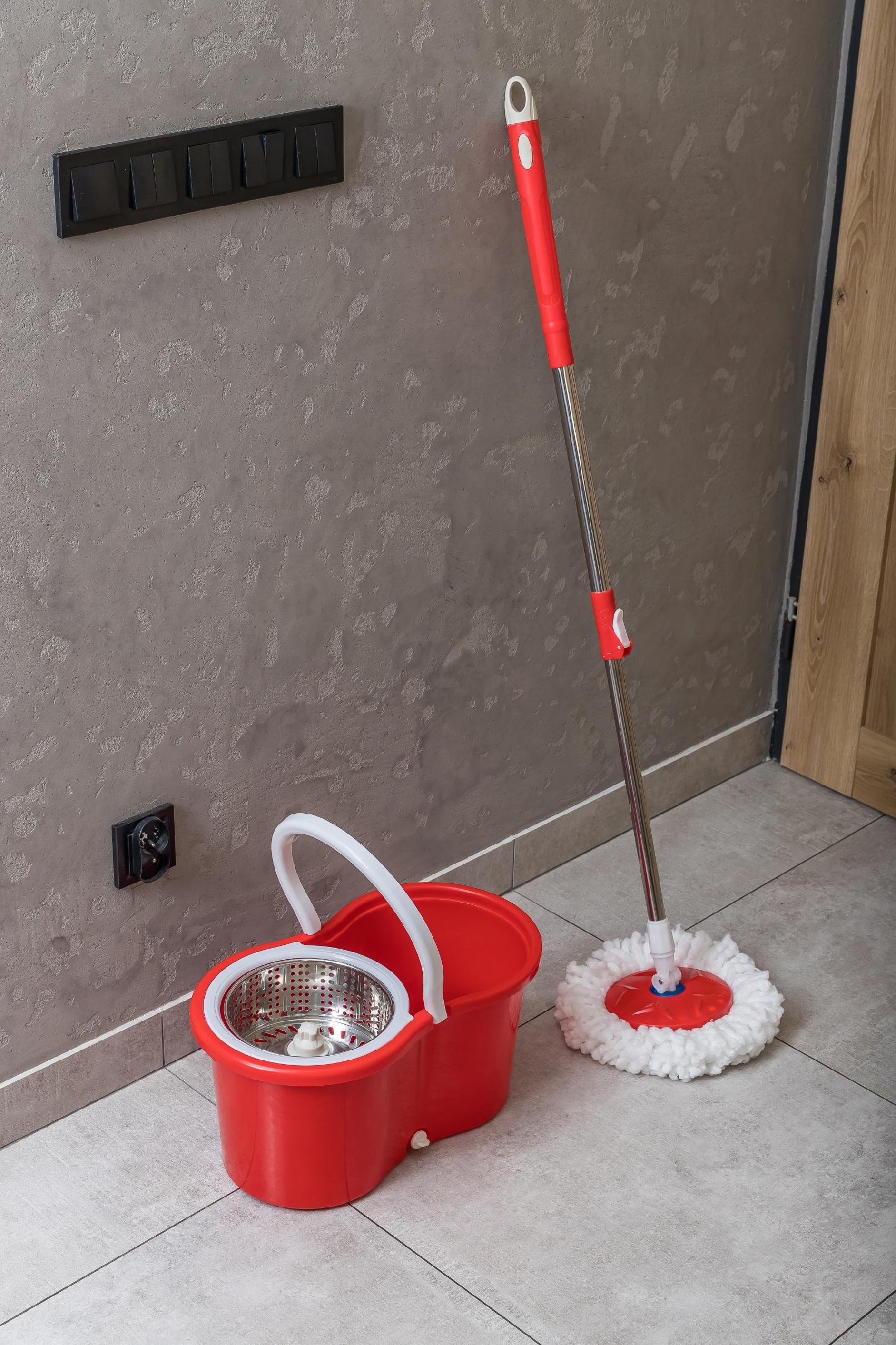 Mop obrotowy wirujący 360 napęd w rączce wiadro + 2 wkłady czerwony