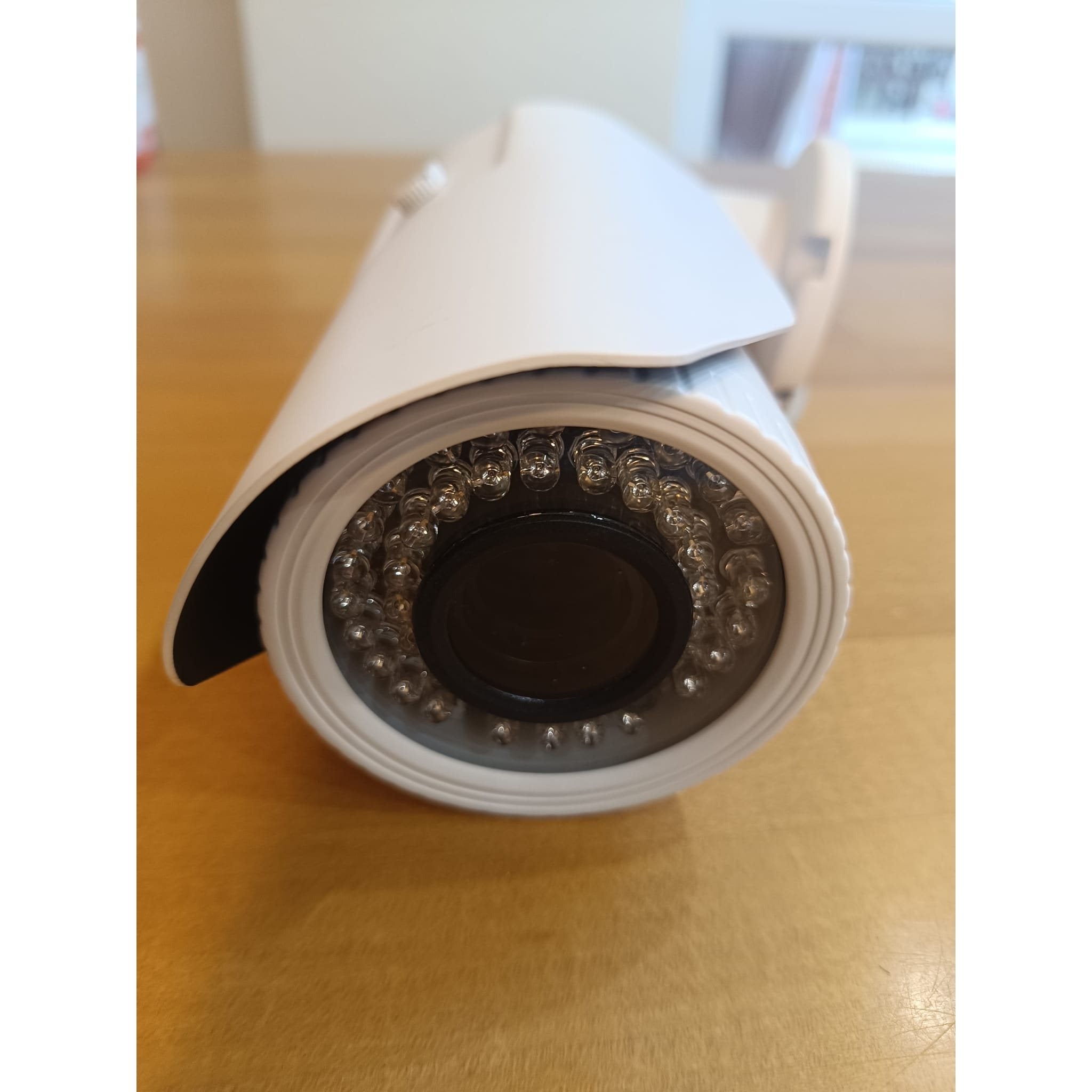 Kamera analogowa tubowa CMOS 1200 TVL zmienna ogniskowa 2,8-12mm