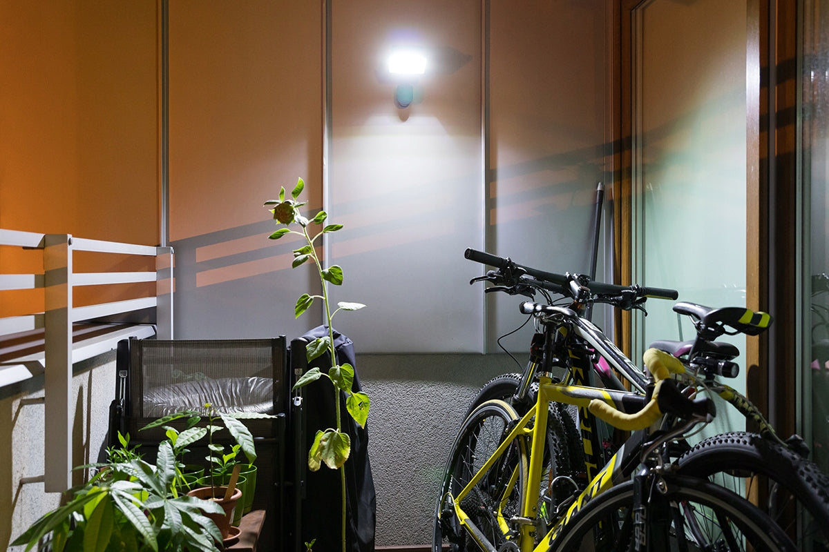 Lampa LED halogenowa solarna COB