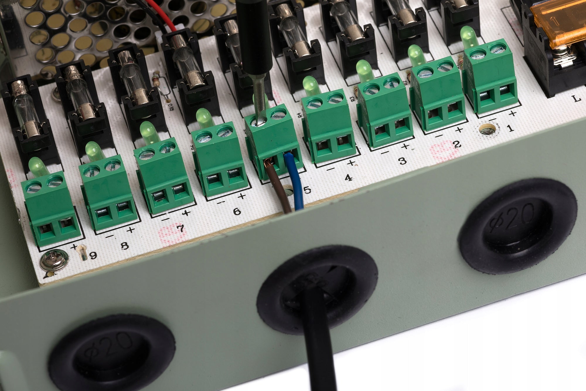 Zasilacz CCTV 12V 15A MAX 9 kamer monitoring
