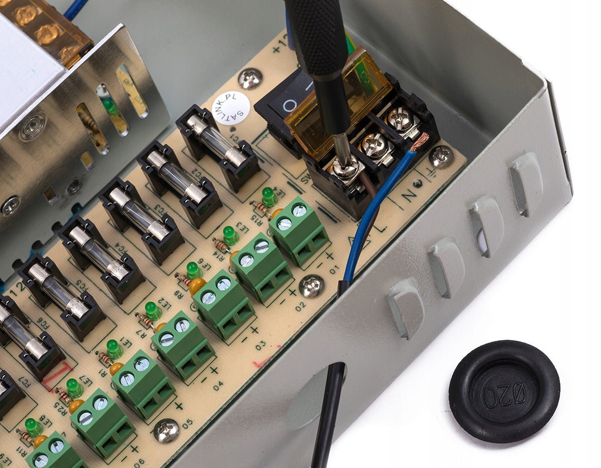Zasilacz CCTV 12V 15A MAX 9 kamer monitoring