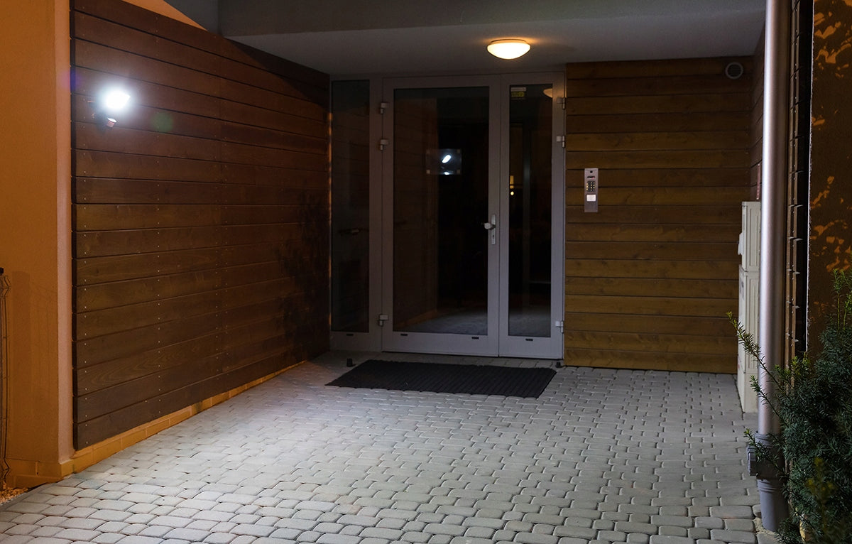 Lampa LED halogenowa solarna COB