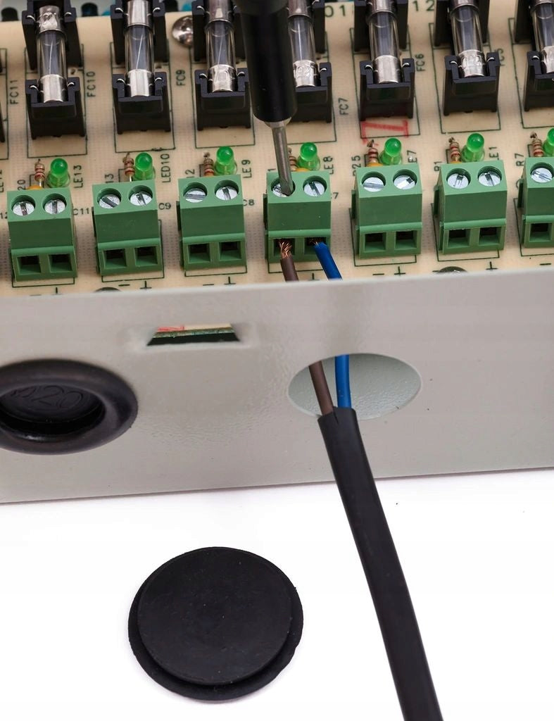Zasilacz do kamer monitoringu 12V 30A 18 kamer