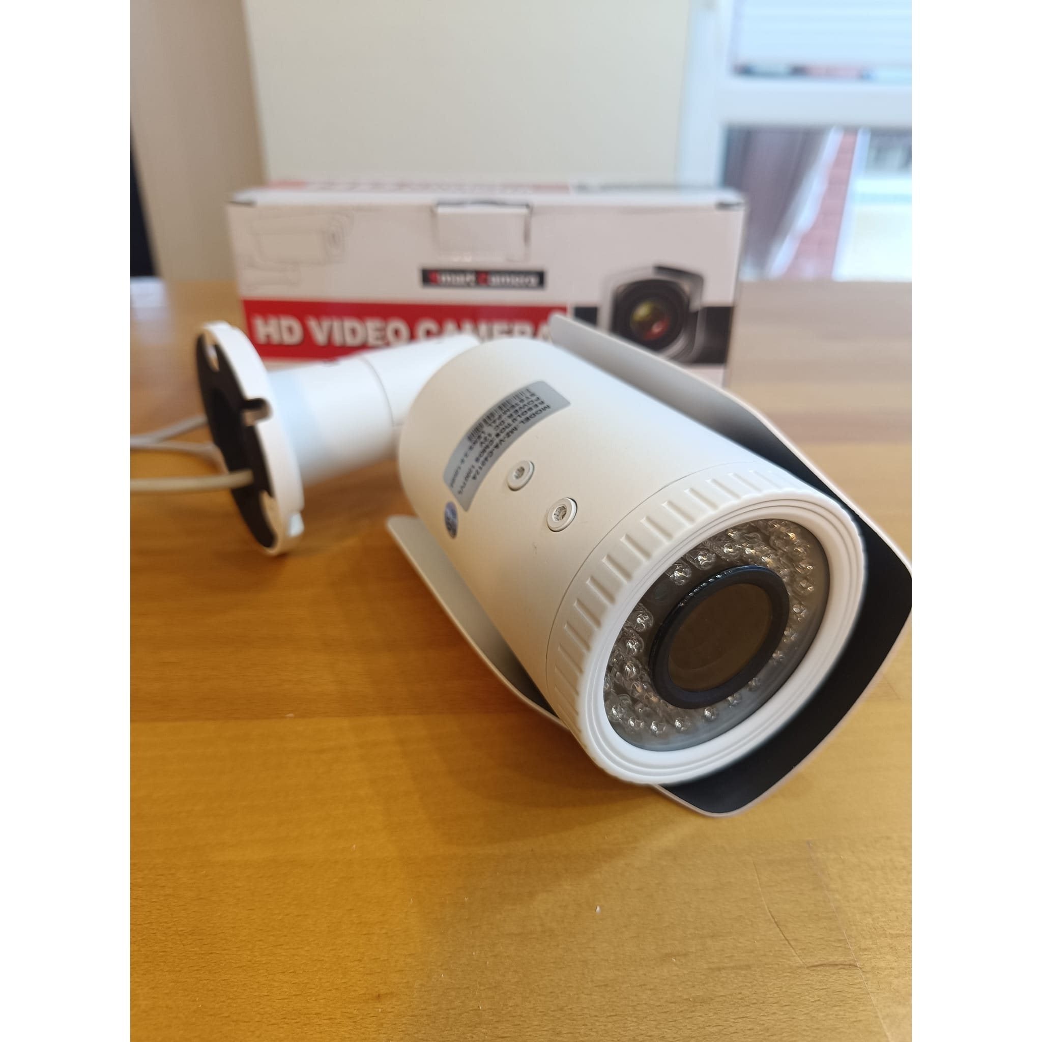 Kamera analogowa tubowa CMOS 1200 TVL zmienna ogniskowa 2,8-12mm